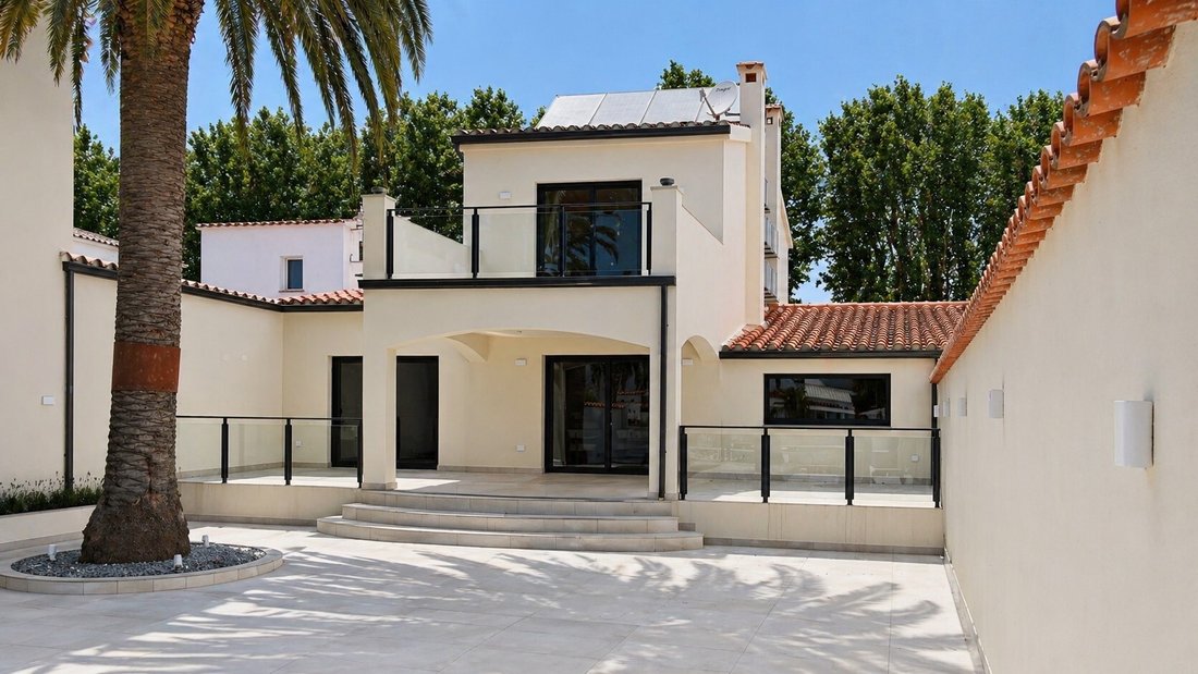 House in Empuriabrava, Catalonia, Spain 3 - 17810079