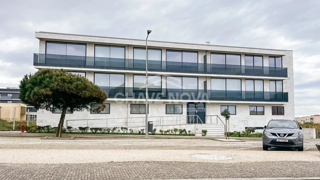 Apartment in Santa Marinha e Sao Pedro da Afurada, Porto District, Portugal 1 - 17809645