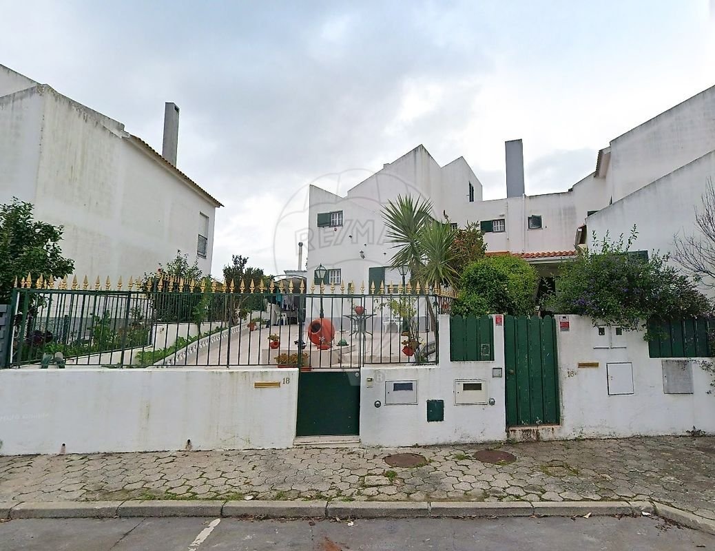 House in Carnaxide e Queijas, Lisbon, Portugal 1 - 17808749