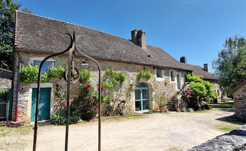 House in Givry, Bourgogne – Franche-Comté, France 1