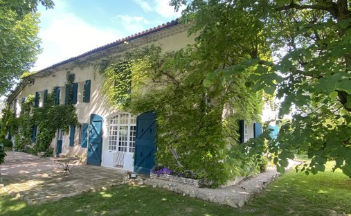 House in Le Puy-Sainte-Réparade, Provence-Alpes-Côte d'Azur, France 1