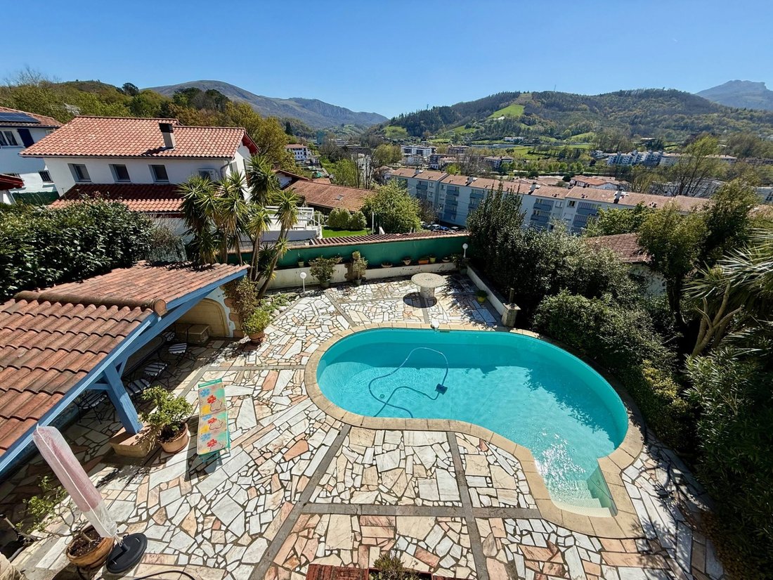 House in Mendi-Choko-Karrikatxar-Olhette, Urrugne, France 3 - 17388659