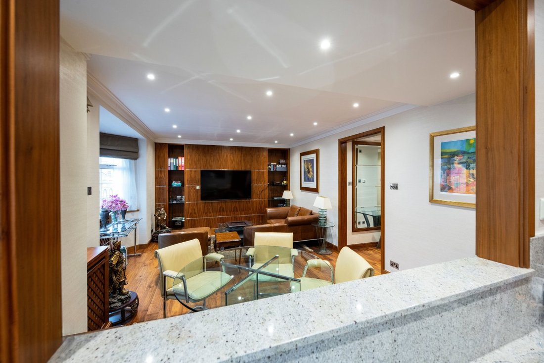 Apartment in Brompton, Kensington And Chelsea, England 2 - 17744241