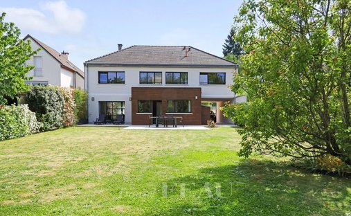 House in Les Loges-en-Josas, Ile-de-France, France 1