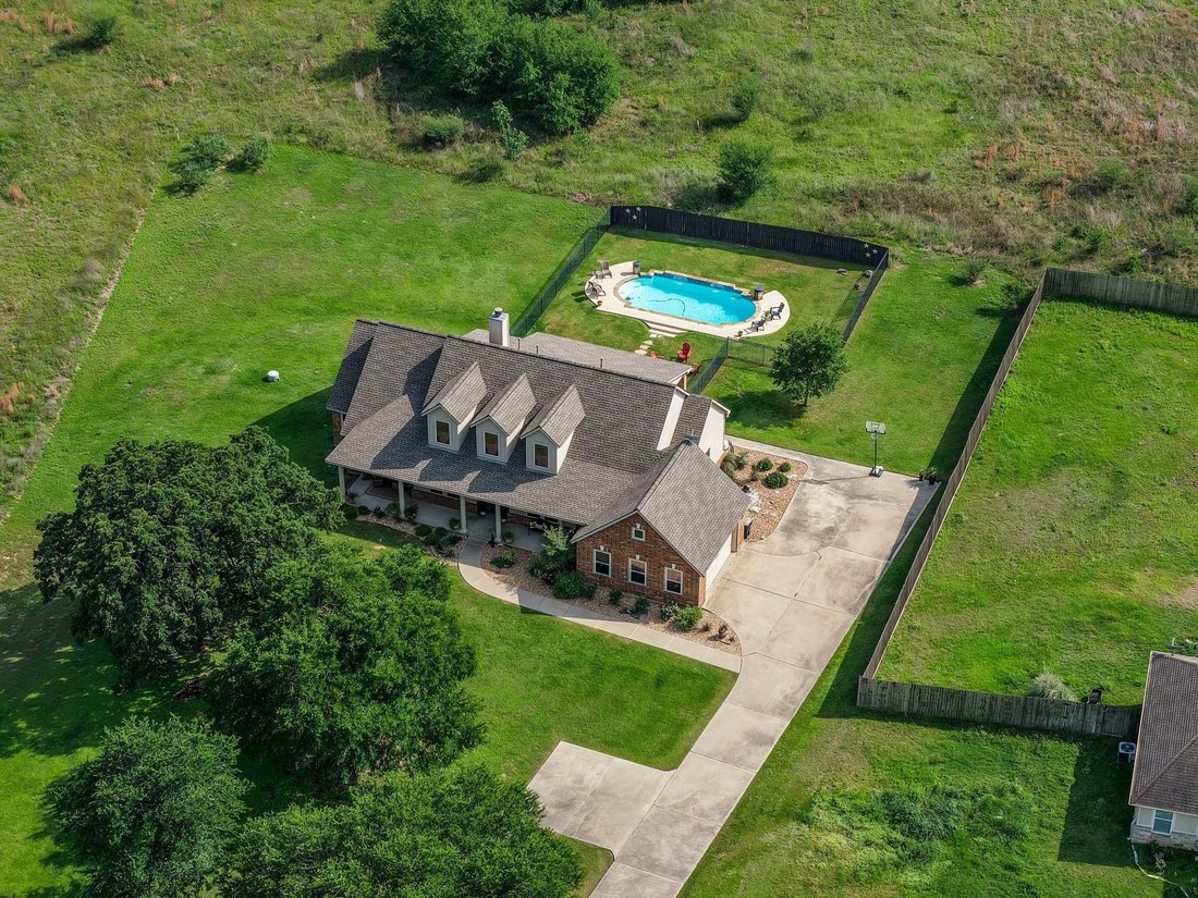 House in Brenham, Texas, United States 3 - 17809473