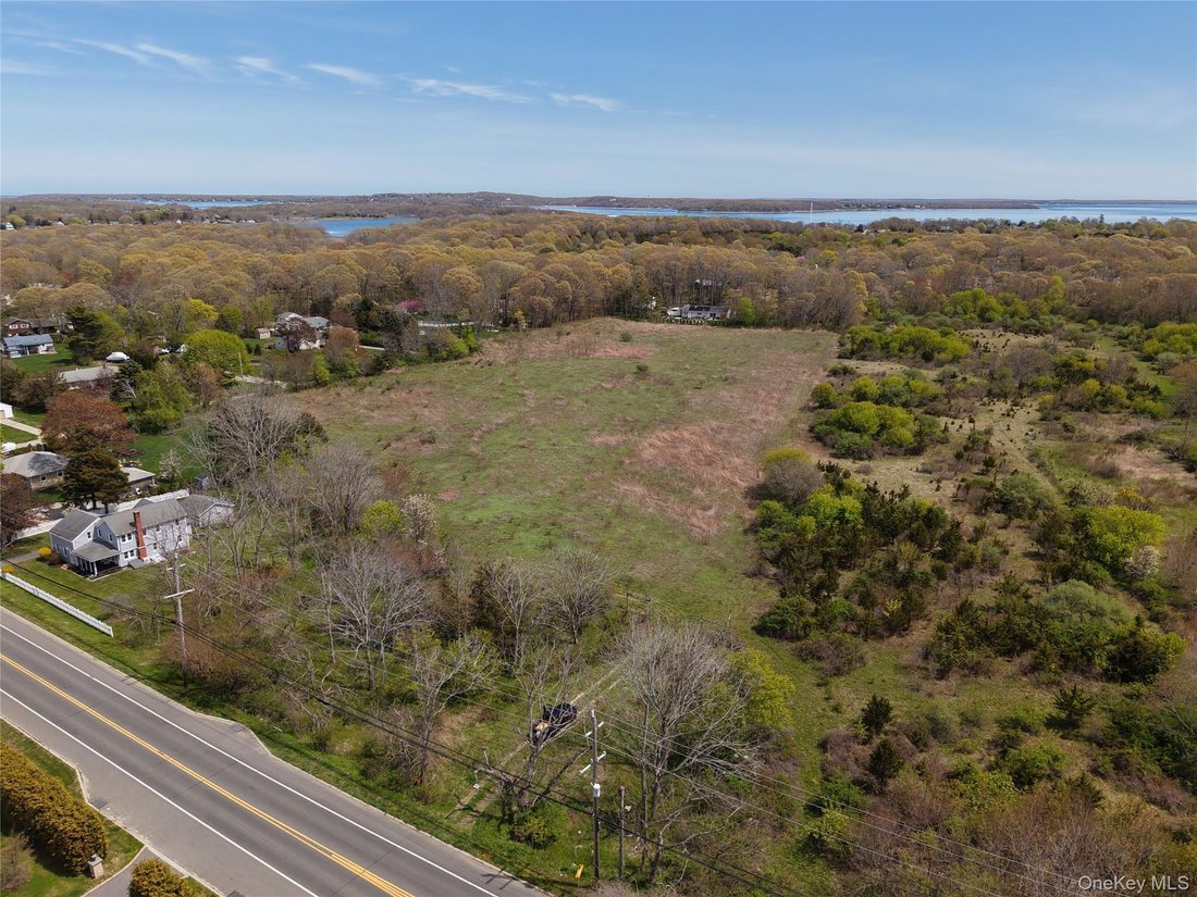 Southold, New York, United States 4 - 17809805