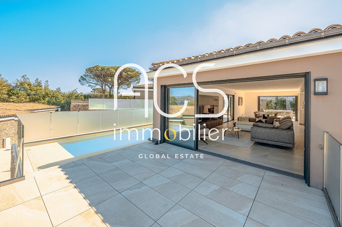 Villa in Gassin, Provence-Alpes-Côte d'Azur, France 1 - 17809953