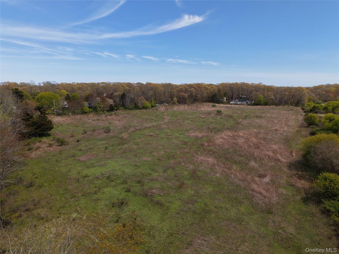 Southold, New York, United States 5 - 17809805
