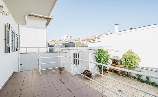House in Mafamude e Vilar do Paraiso, Porto District, Portugal 1