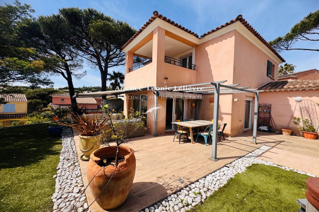 Villa in Les Issambres, Roquebrune-sur-Argens, France 2 - 17809575