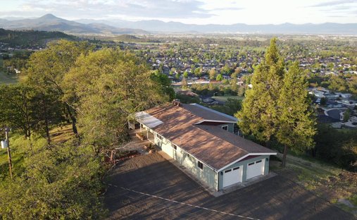 House in Eagle Point, Oregon, United States 1
