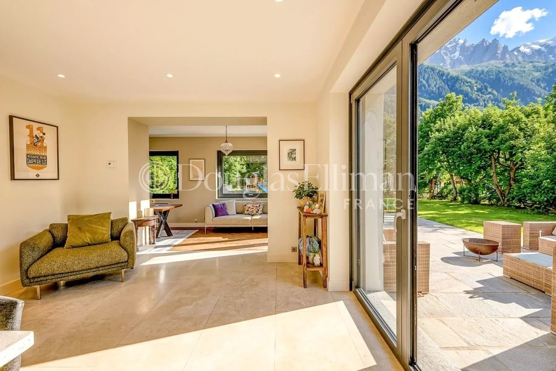 Chalet in Chamonix-Mont-Blanc, Auvergne-Rhône-Alpes, France 5 - 16749014