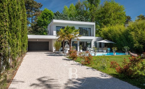 House in Charbonnieres-les-Bains, Auvergne-Rhône-Alpes, France 1