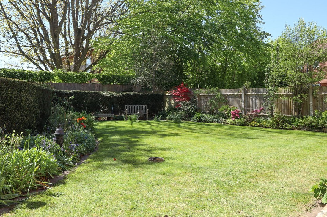 House in Burgess Hill, England 2 - 17810000
