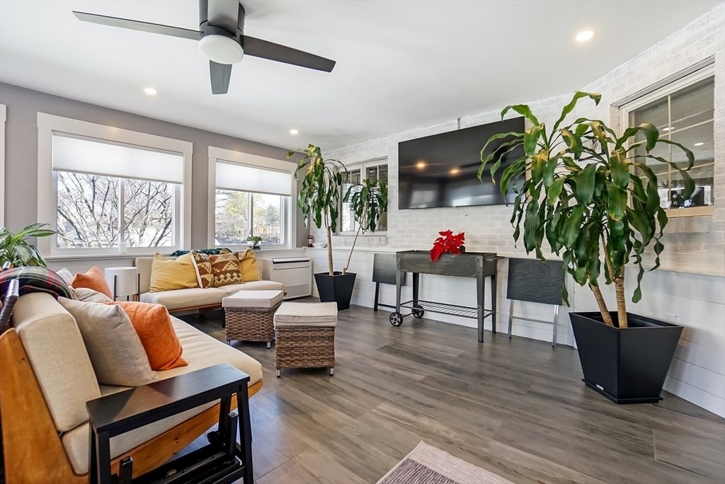 House in Winthrop, Massachusetts, United States 4 - 17809506