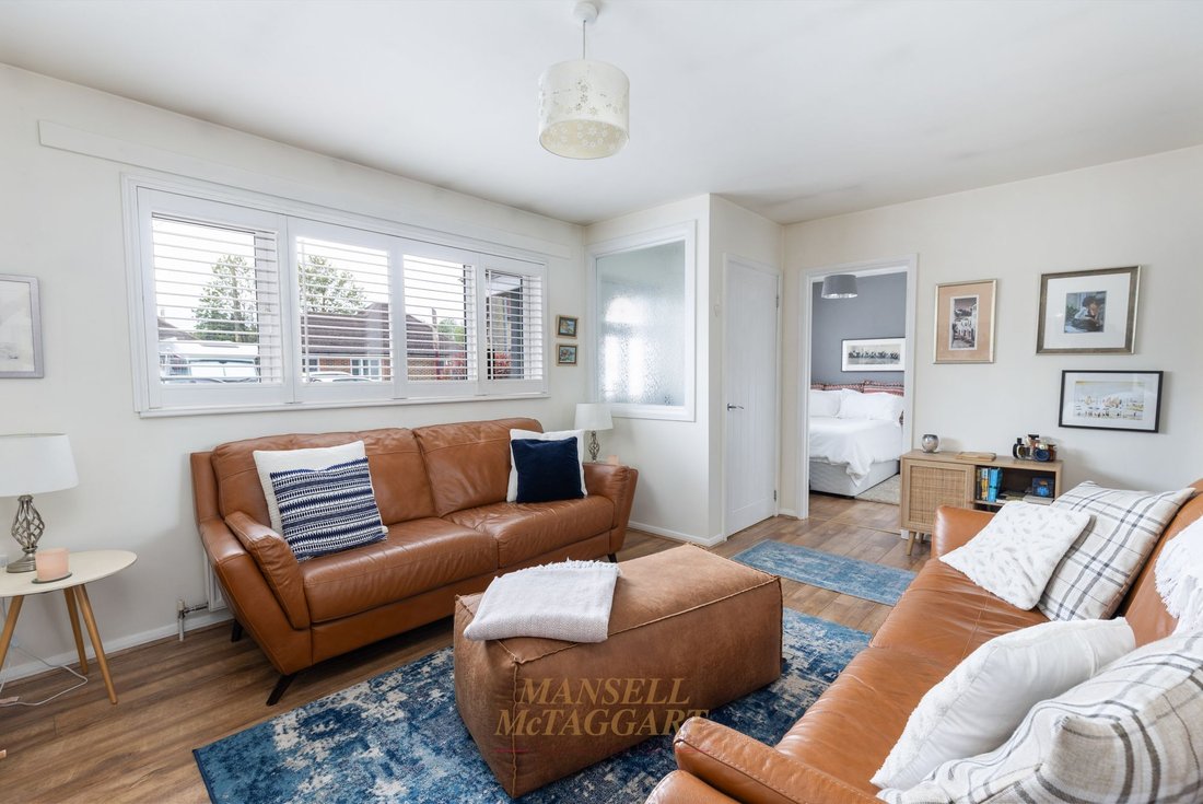 Bungalow in Pease Pottage, Copthorne, England 3 - 17810008