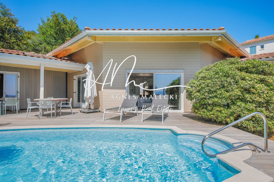 Villa in Rayol-Canadel-sur-Mer, Provence-Alpes-Côte d'Azur, France 2 - 17809818