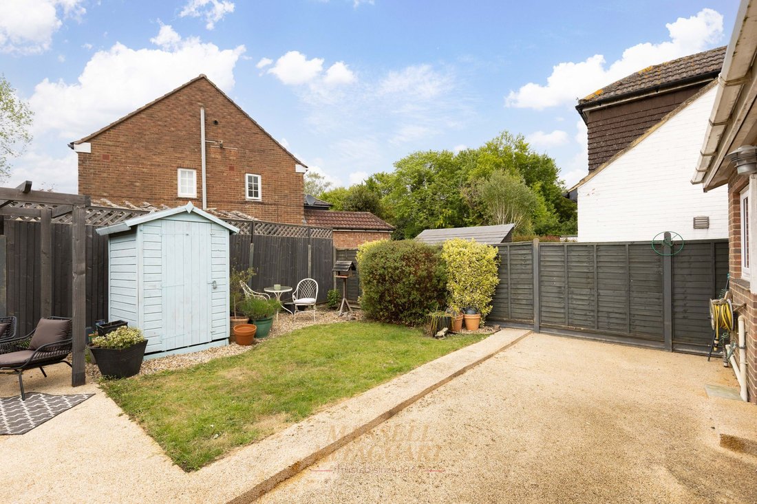 Bungalow in Pease Pottage, Copthorne, England 4 - 17810008