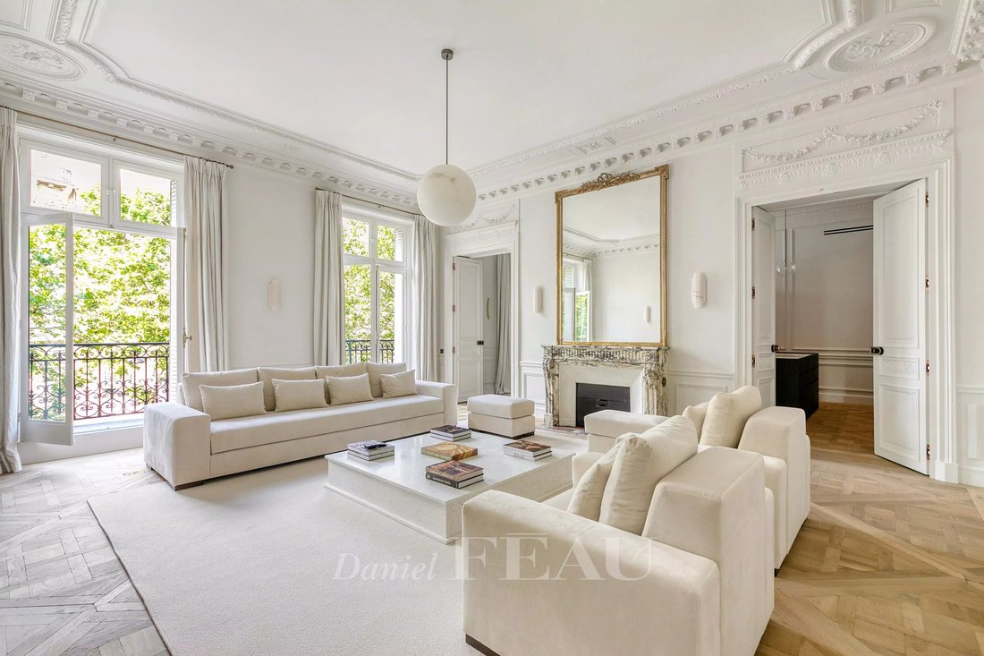 Apartment in Triangle d'Or, Paris 8e Arrondissement, Paris 1 - 17810297
