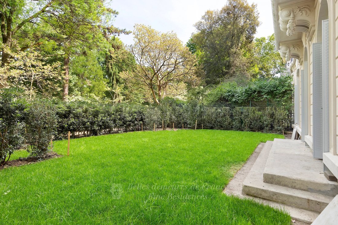 Estate in Hoche-Friedland, Paris 8e Arrondissement, Paris 2 - 16746093