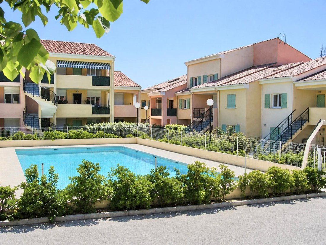 Apartment in Granettes-Jauberte-Sainte Anne, Aix-en-Provence, France 1 - 17809679