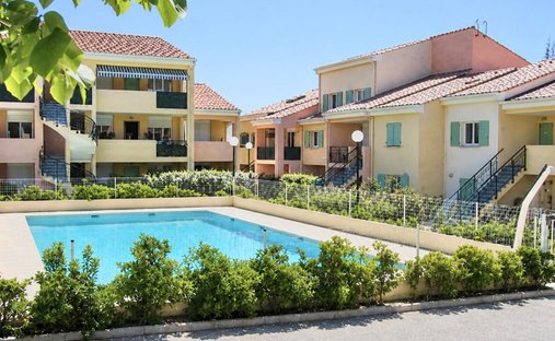 Apartment in Granettes-Jauberte-Sainte Anne, Aix-en-Provence, France 1