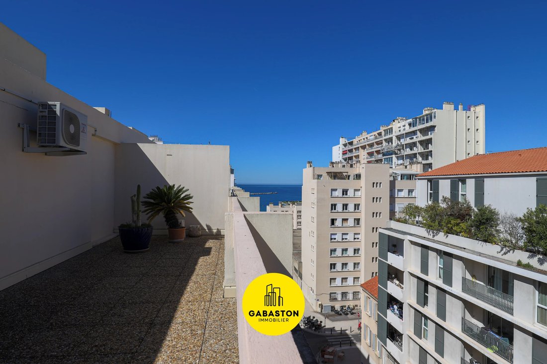 Apartment in Le Pharo, 7e Arrondissement, Marseille 3 - 17810404