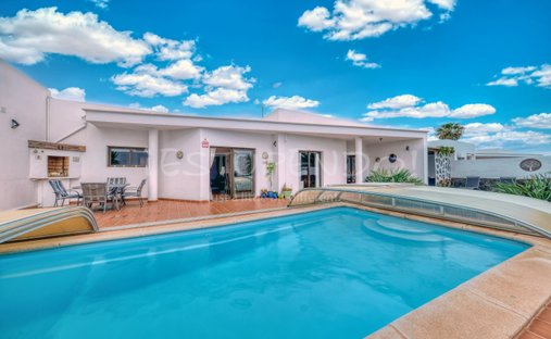 Haus in Playa Blanca, Yaiza, Spanien 1