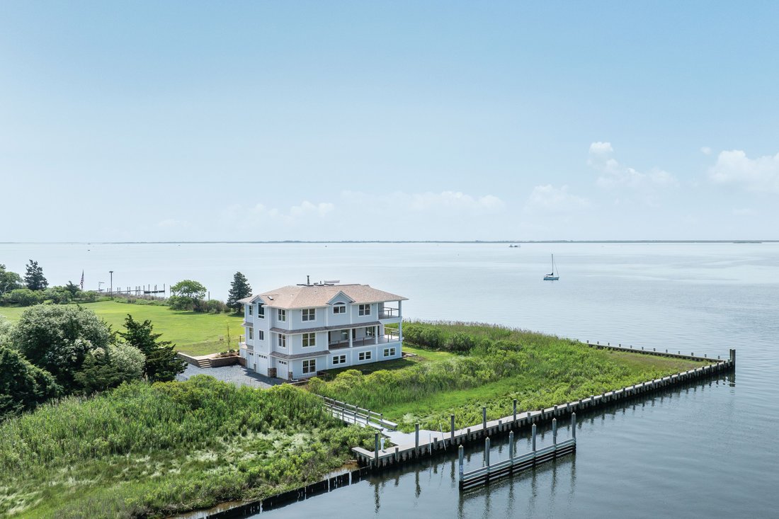 House in Center Moriches, New York, United States 2 - 17806690