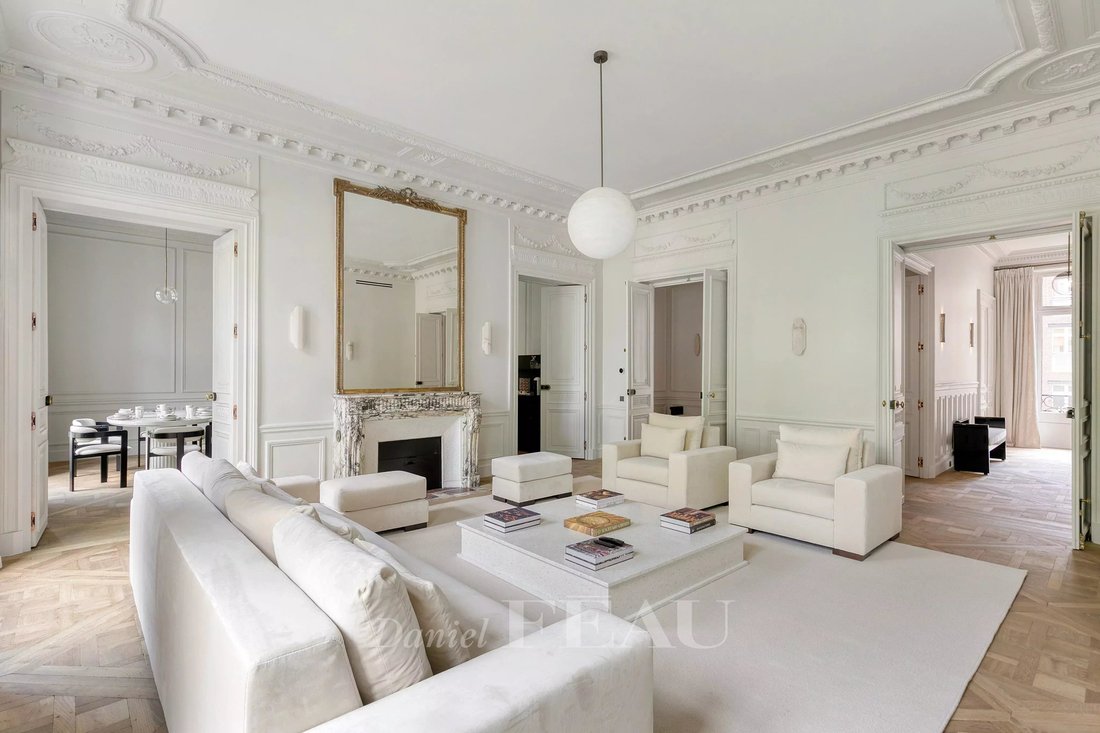 Apartment in Triangle d'Or, Paris 8e Arrondissement, Paris 3 - 17810297