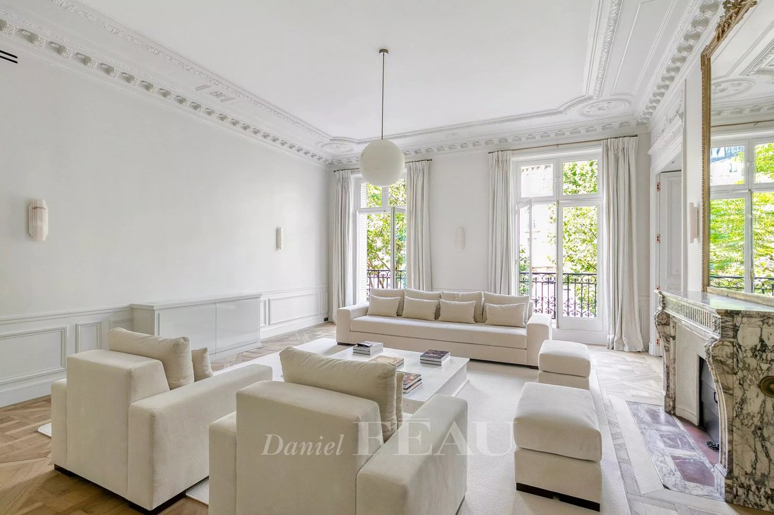 Apartment in Triangle d'Or, Paris 8e Arrondissement, Paris 4 - 17810297
