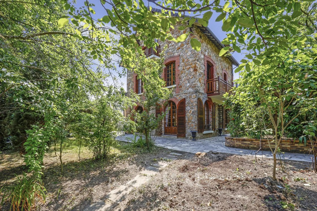 House in Pontel, Saint-Germain-en-Laye, France 1 - 17530533
