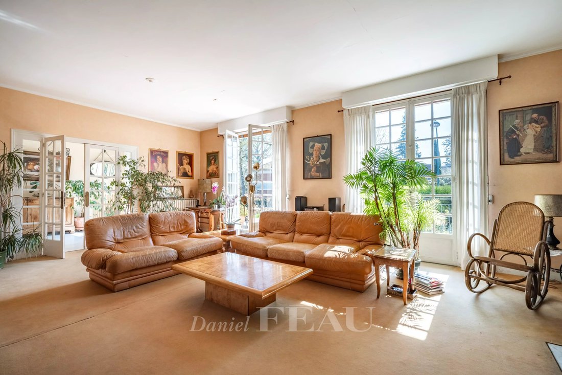 House in Bourg-La Feuillaume Nord, La Celle-Saint-Cloud, France 1 - 17564448