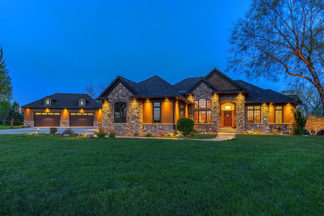 House in Huxley, Iowa, United States 1 - 17809513