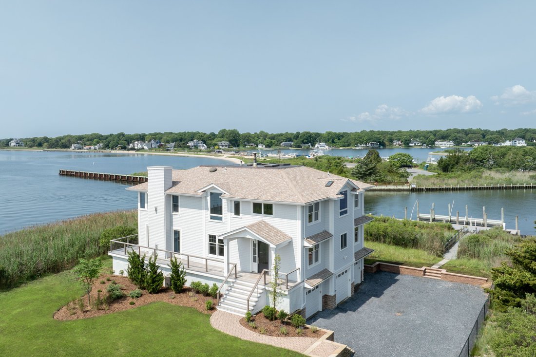 House in Center Moriches, New York, United States 5 - 17806690
