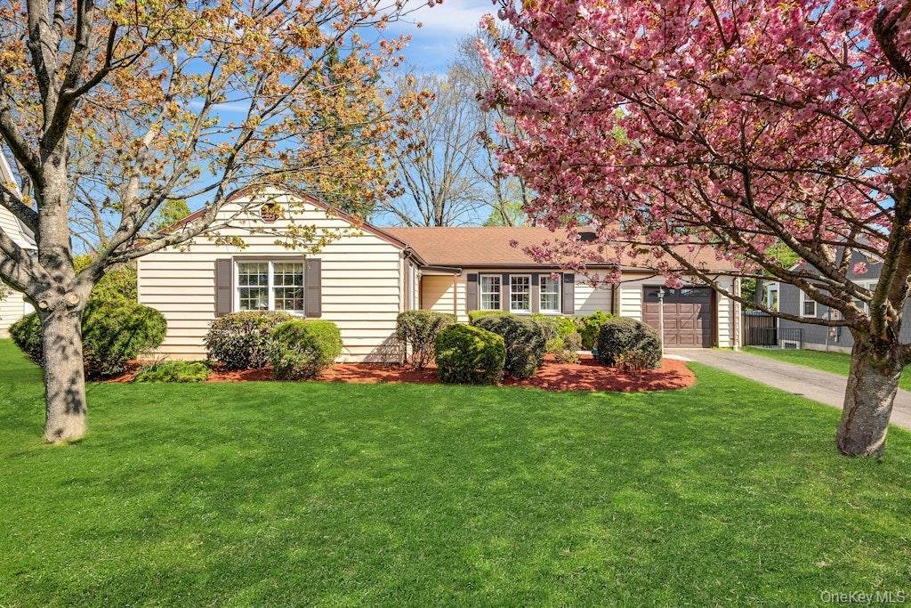 House in White Plains, New York, United States 1 - 17809526