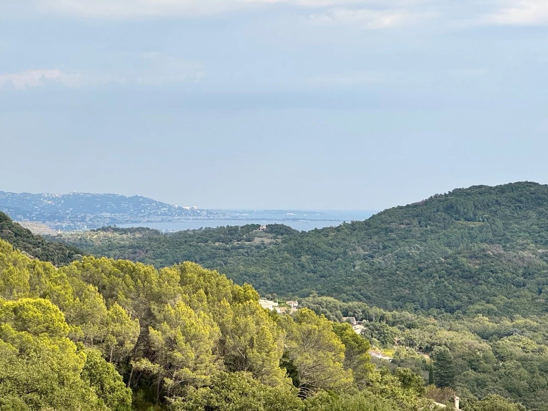 Villa in Les Adrets-de-l'Estérel, Provence-Alpes-Côte d'Azur, France 4 - 17810299