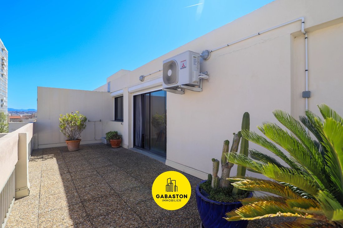 Apartment in Le Pharo, 7e Arrondissement, Marseille 2 - 17810404