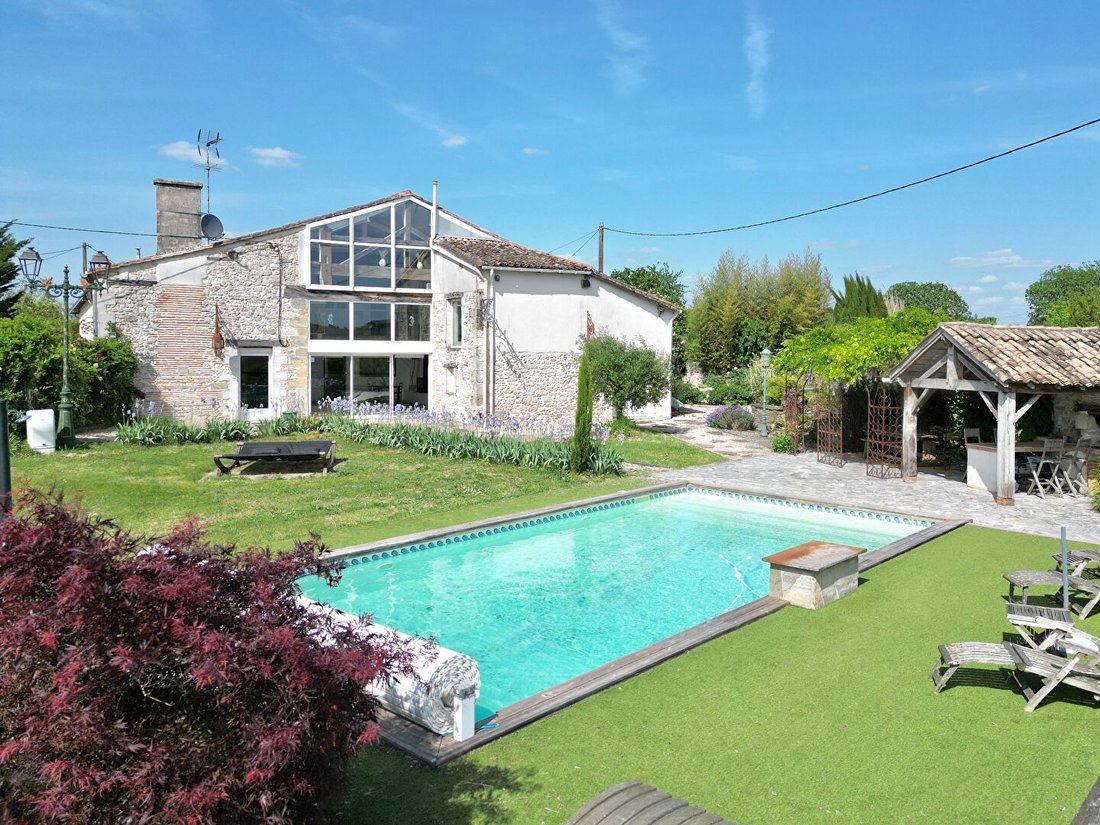 Villa in Marmande, Nouvelle-Aquitaine, France 1 - 17809926