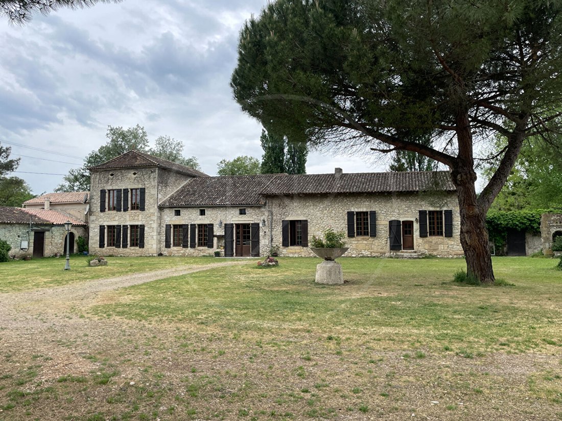 Villa in Bonneville-et-Saint-Avit-de-Fumadières, Neu-Aquitanien, Frankreich 1 - 17809905