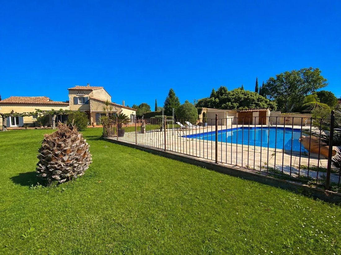 House in Fontvieille, Provence-Alpes-Côte d'Azur, France 3 - 17810615
