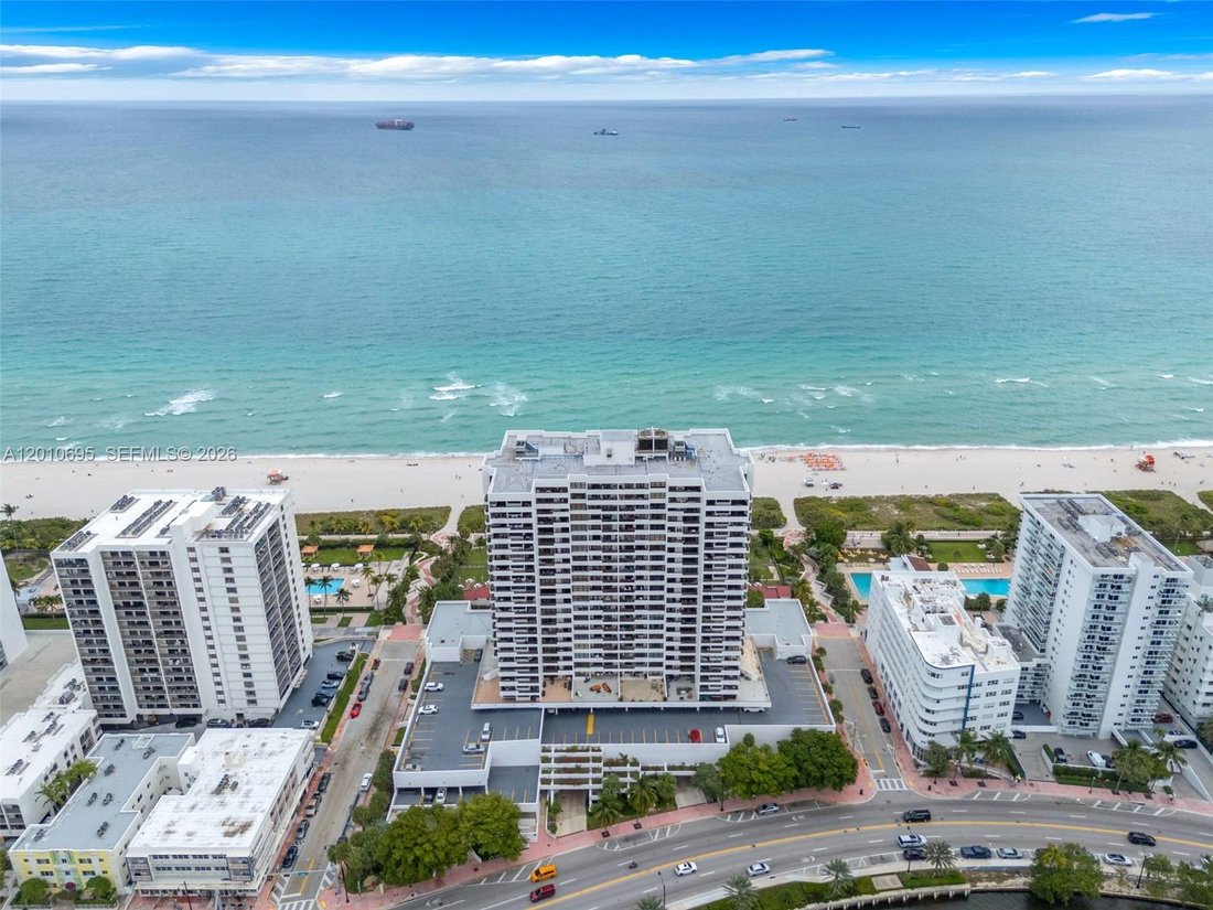 Condo in Miami Beach, Florida, United States 2 - 17812295
