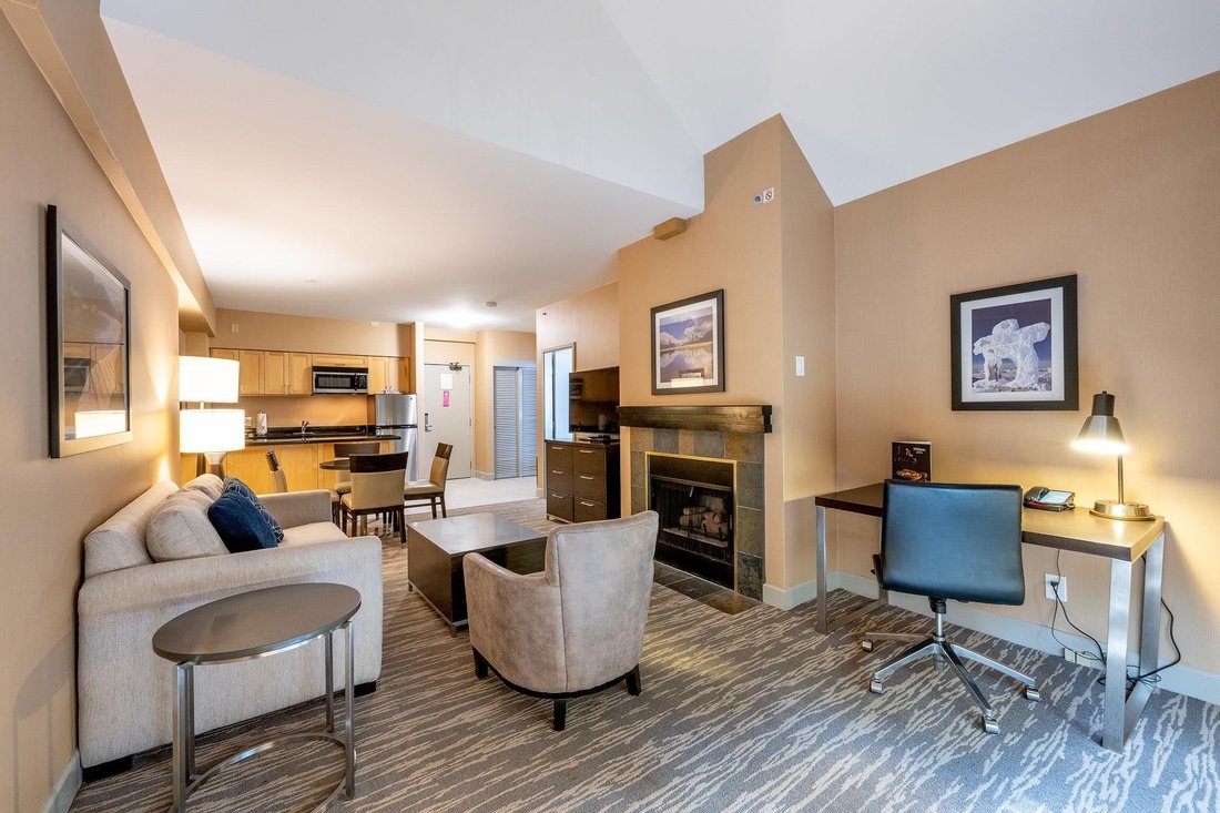 Condo in Whistler, British Columbia, Canada 4 - 17814350