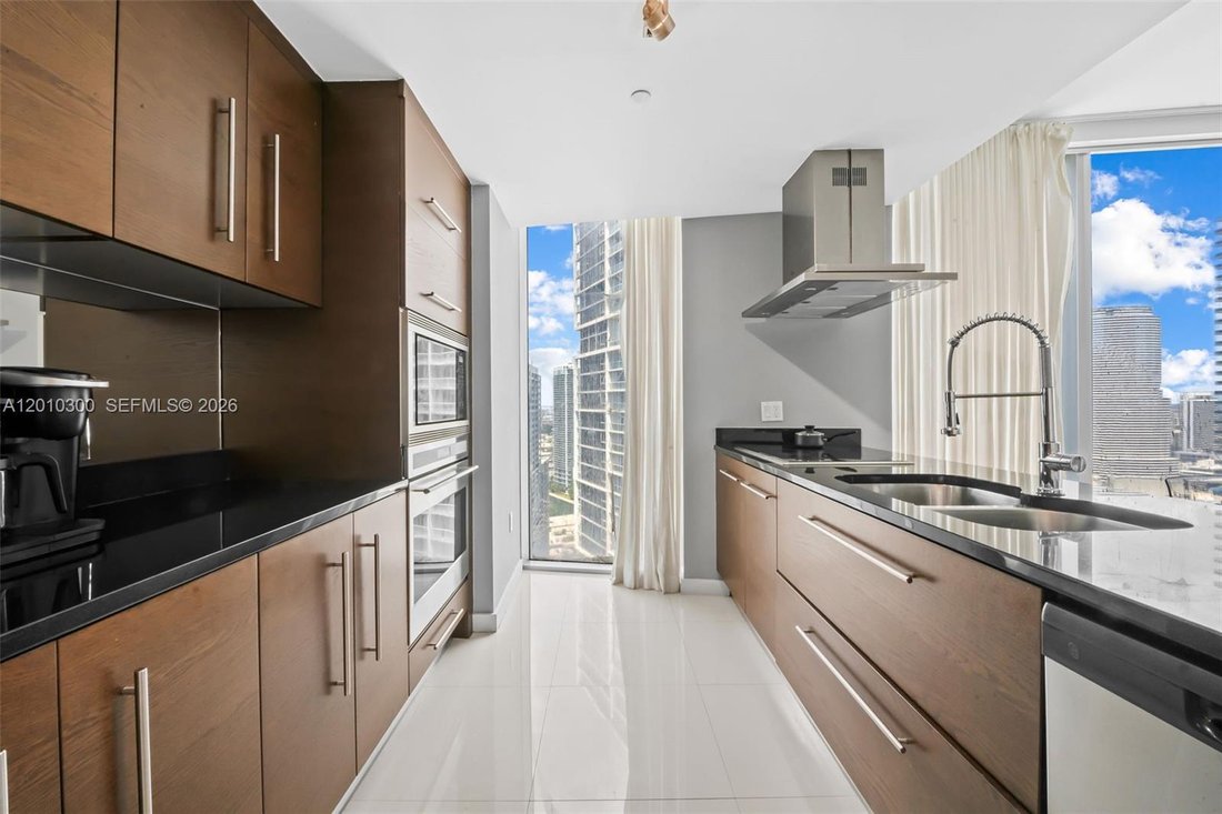 Condo in Miami, Florida, United States 5 - 17812289