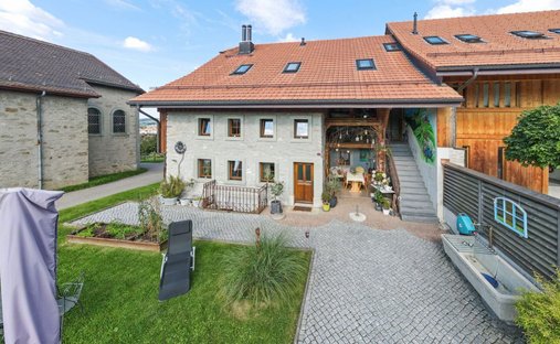Farm Ranch in Bossonnens, Freiburg, Schweiz 1