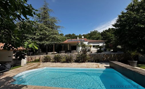 House in La Roquebrussanne, Provence-Alpes-Côte d'Azur, France 1
