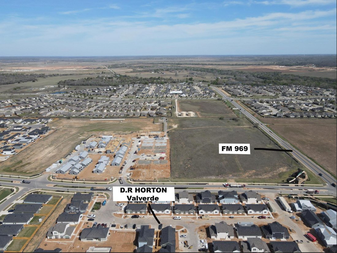 House in Bastrop, Texas, United States 5 - 17812627