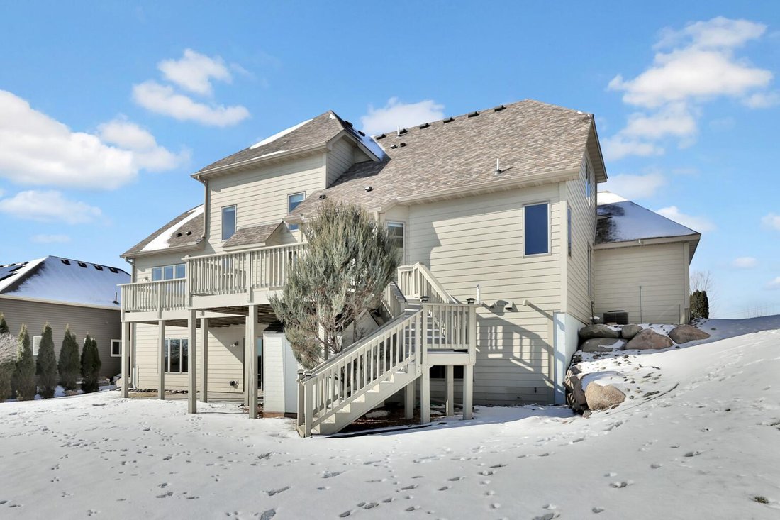 House in Little Canada, Minnesota, United States 4 - 17814905