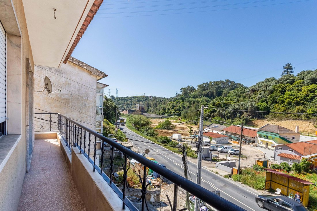 House in Camarate, Unhos e Apelacao, Lisbon, Portugal 5 - 15882623