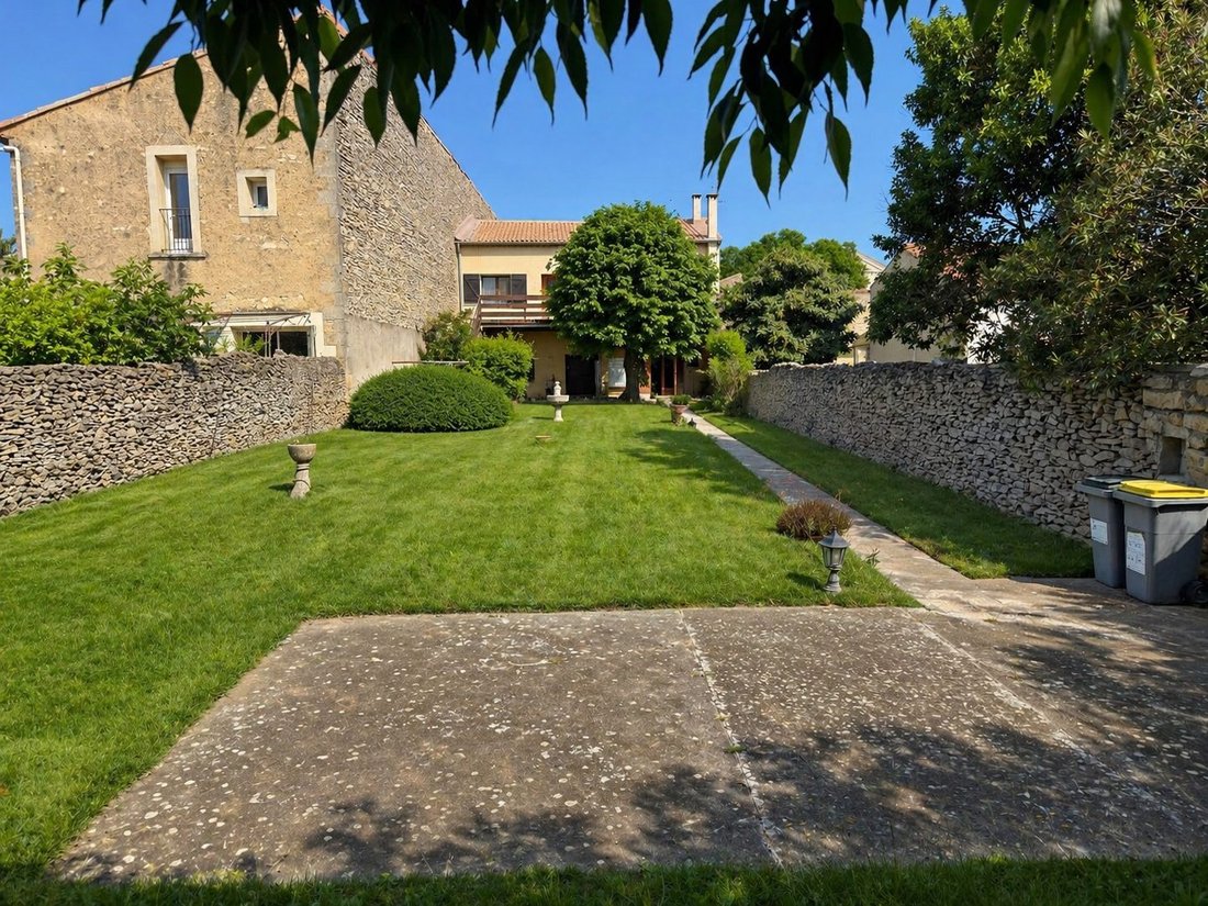 Casa en Uchaud, Occitania, Francia 1 - 17815613